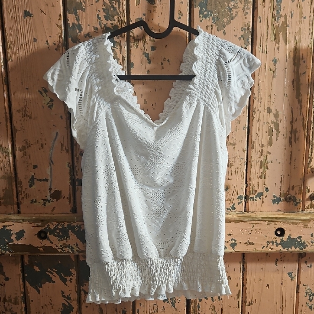Elegant White Lace Women's Top